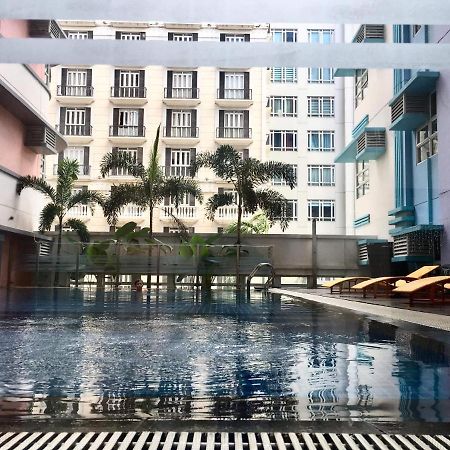 101 Newport Boulevard C1 Apartment Manila Bagian luar foto