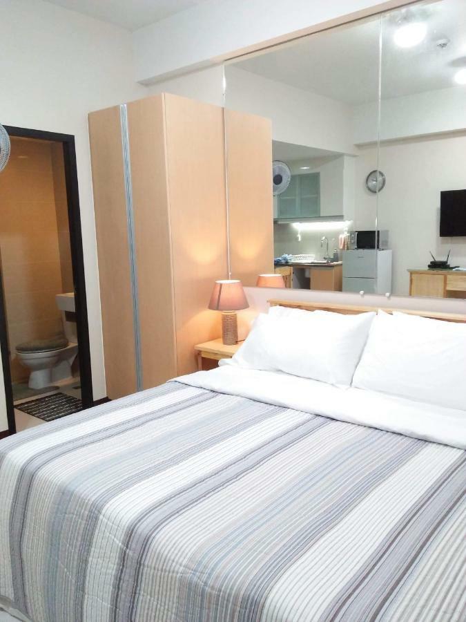 101 Newport Boulevard C1 Apartment Manila Bagian luar foto