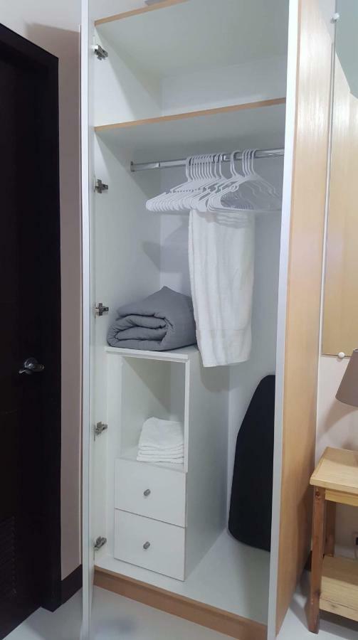 101 Newport Boulevard C1 Apartment Manila Bagian luar foto