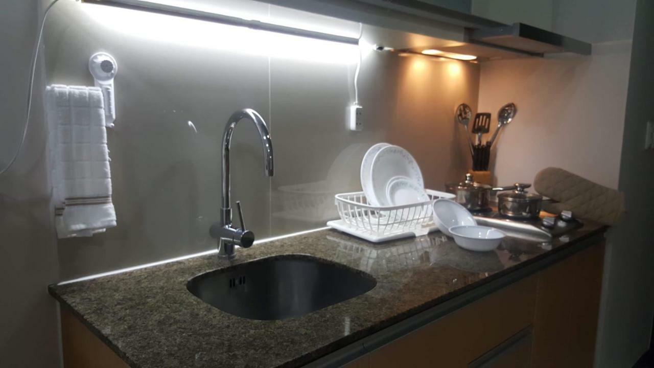 101 Newport Boulevard C1 Apartment Manila Bagian luar foto