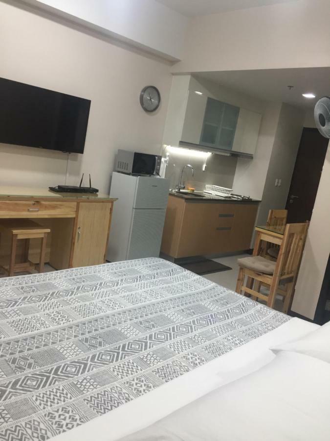 101 Newport Boulevard C1 Apartment Manila Bagian luar foto