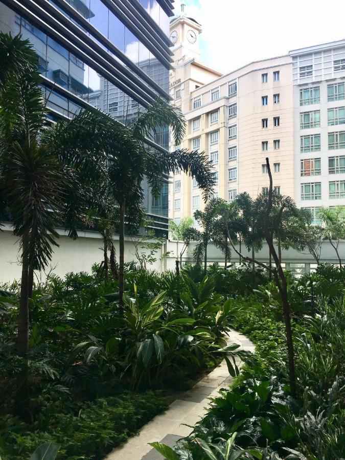 101 Newport Boulevard C1 Apartment Manila Bagian luar foto